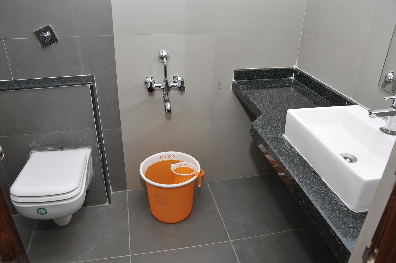 Hotel Pasupala Grand Anantapur Zewnętrze zdjęcie